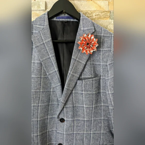 Boxer Flower Lapel Pin - Picture 2 of 6